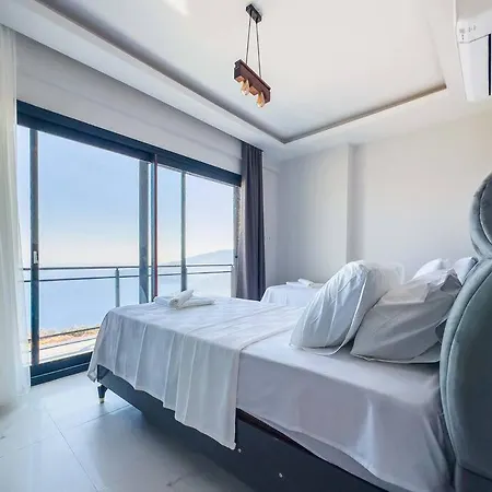 Kalkan'da Deniz Manzarali * Kaş