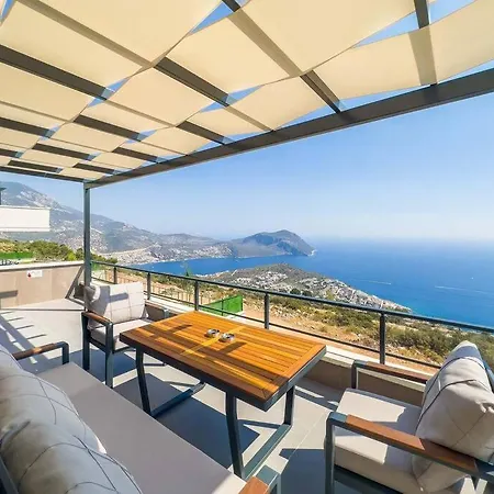 Kalkan'da Deniz Manzarali Hotel *