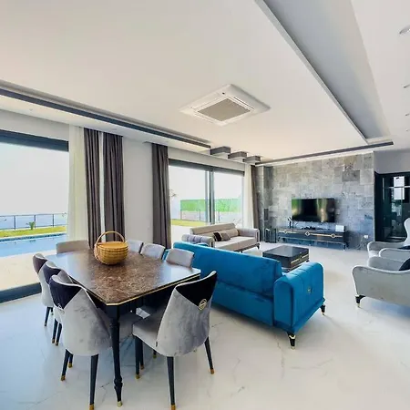 Kalkan'da Deniz Manzarali Hotel *